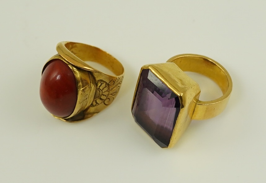 Two antique continental gold rings